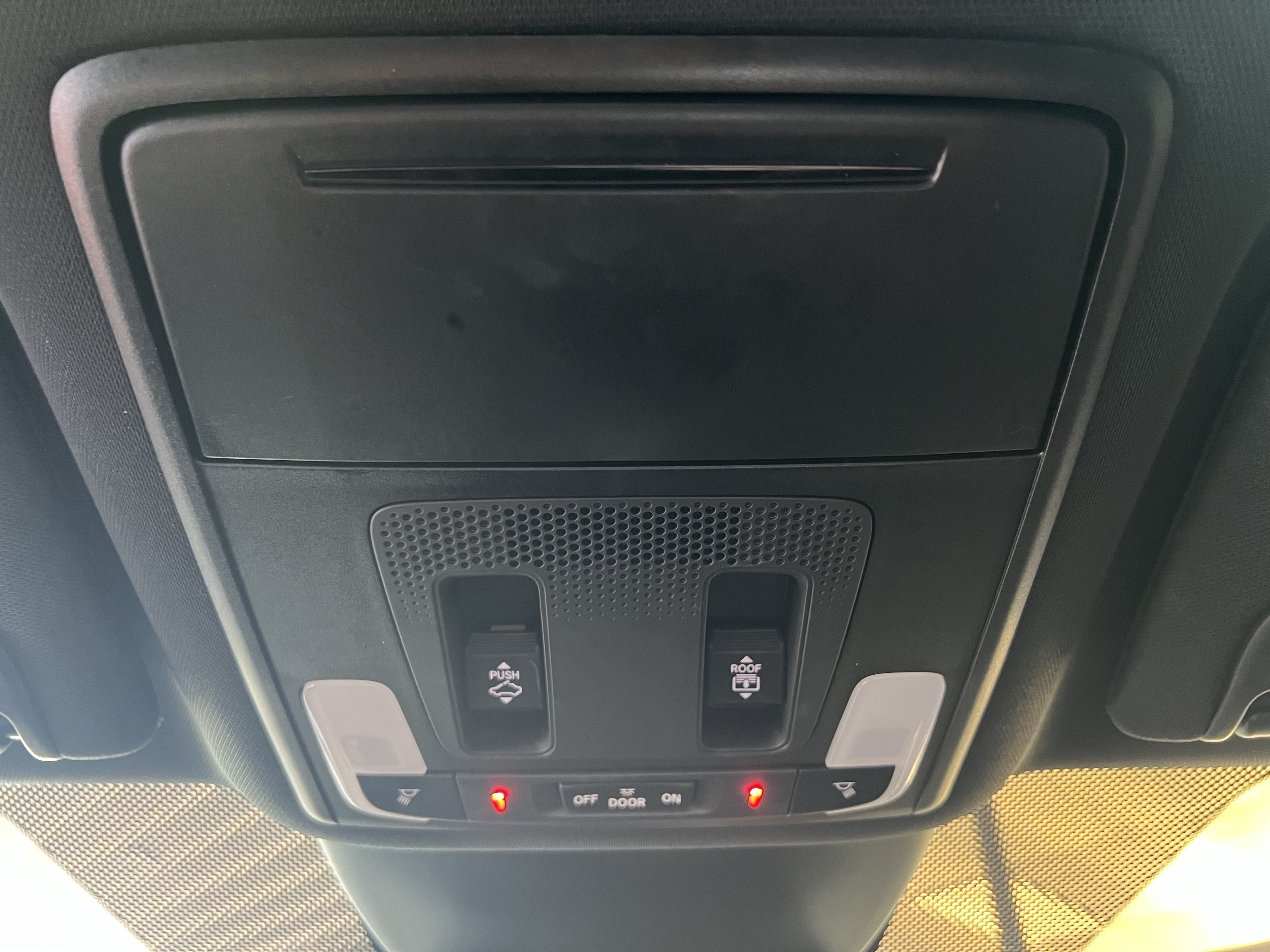 Used 2025 Honda Pilot Black Edition image 42