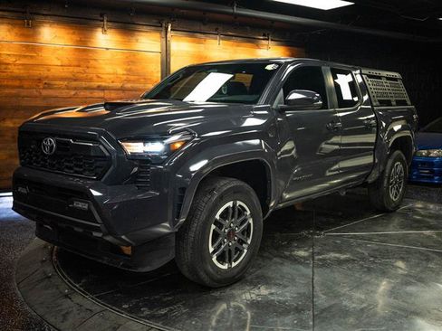 Used 2024 Toyota Tacoma TRD Sport w/ TRD Sport Upgrade Package AWD/4WD image 2