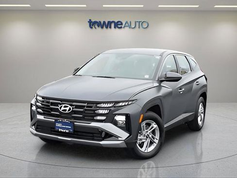 Used 2025 Hyundai Tucson SE AWD/4WD image 1