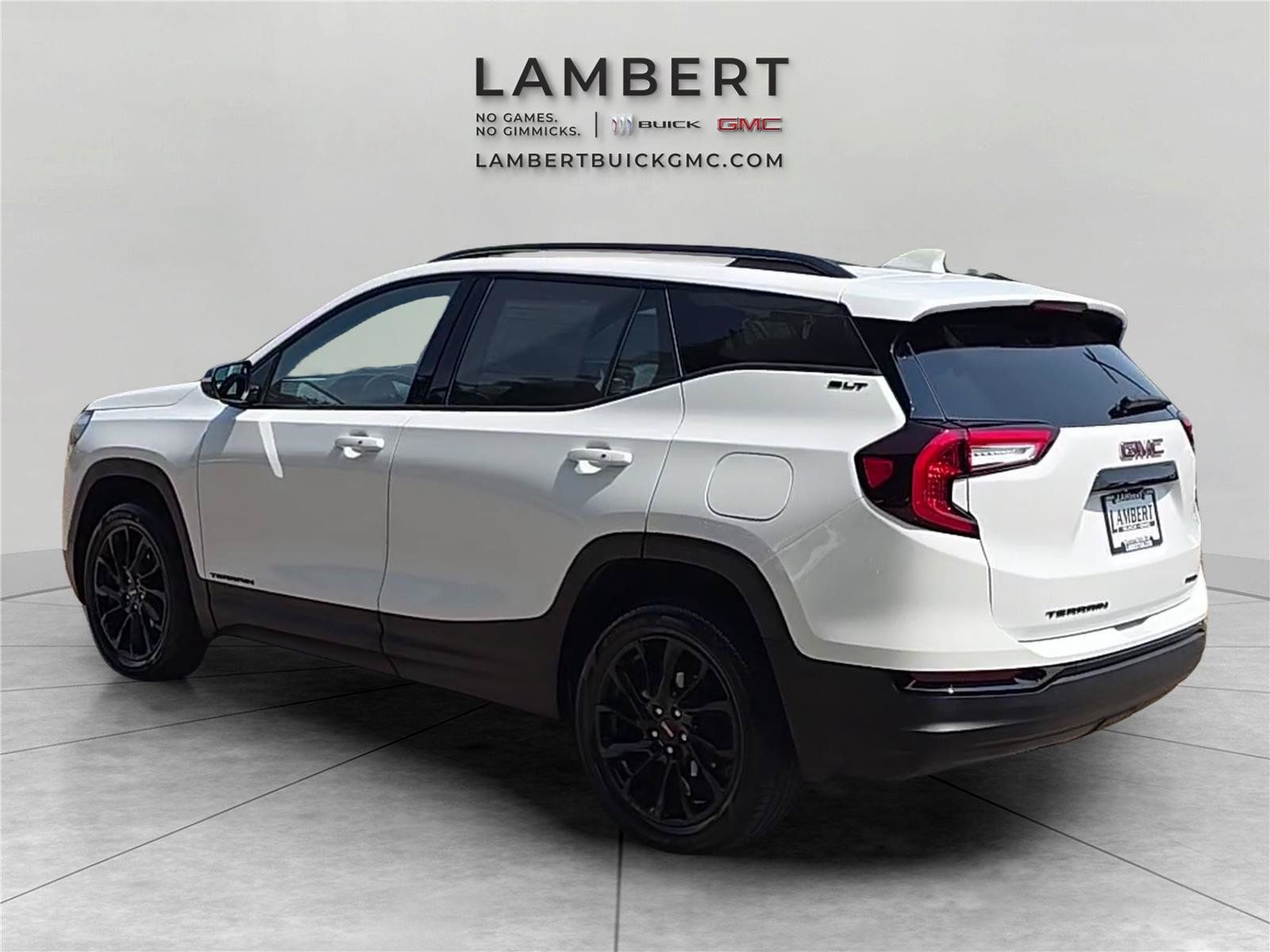 Used 2024 GMC Terrain SLT w/ Elevation Edition AWD/4WD image 3