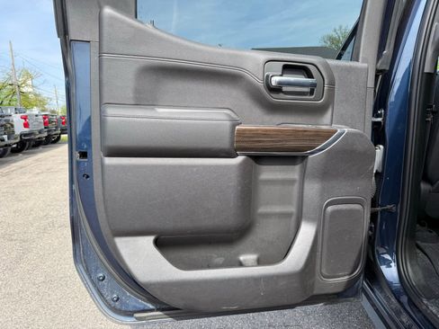 Used 2020 Chevrolet Silverado 1500 RST image 25