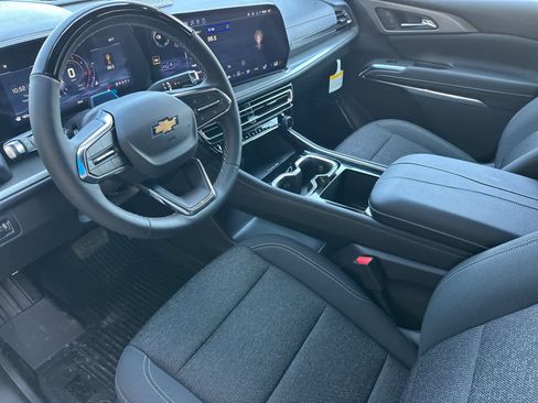 New 2026 Chevrolet Traverse LT w/ Enhanced Driving Package image 9