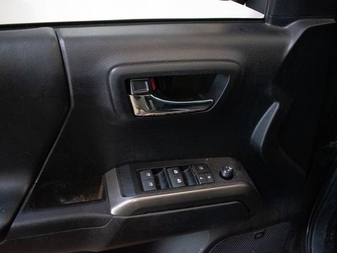 Used 2021 Toyota Tacoma Limited w/ Nightshade Package AWD/4WD image 22