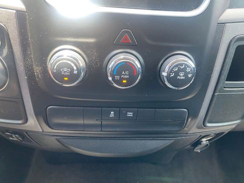 Used 2017 RAM 1500 Express RWD image 22