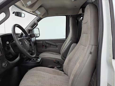 Used 2017 GMC Savana 2500 RWD image 14