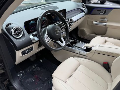 Used 2022 Mercedes-Benz GLB 250 4MATIC w/ Premium Package Lite image 24