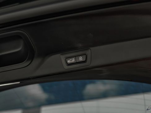 Used 2022 Rolls-Royce Cullinan image 93