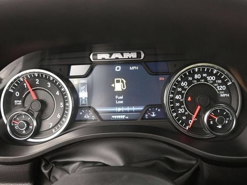Used 2025 RAM 1500 Big Horn AWD/4WD image 40