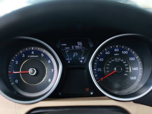 Used 2013 Hyundai Elantra GLS w/ Preferred Pkg image 35