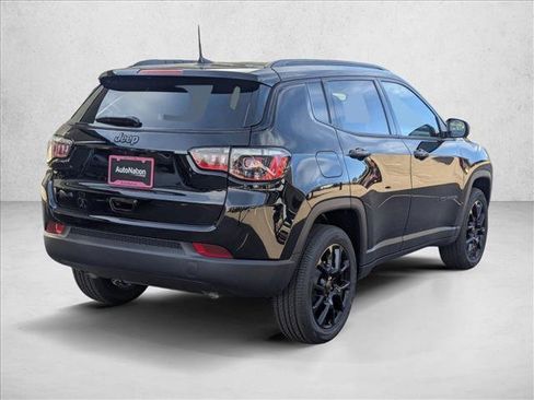 New 2026 Jeep Compass Latitude image 2