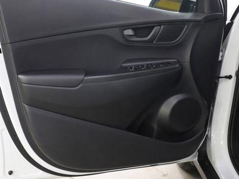 Used 2019 Hyundai Kona SEL image 18