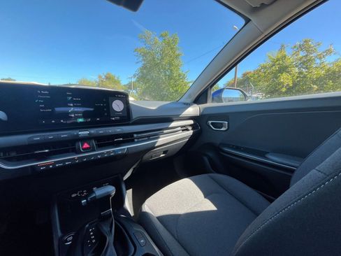 Used 2025 Kia K4 LXS image 34