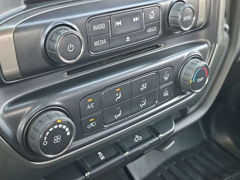 Used 2018 Chevrolet Silverado 2500 LT AWD/4WD image 30