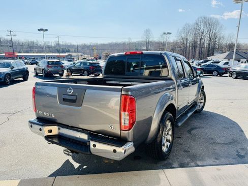 Used 2019 Nissan Frontier SL image 5