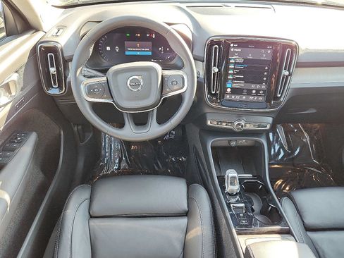 Used 2023 Volvo XC40 B5 Plus w/ Protection Package Premier AWD/4WD image 11