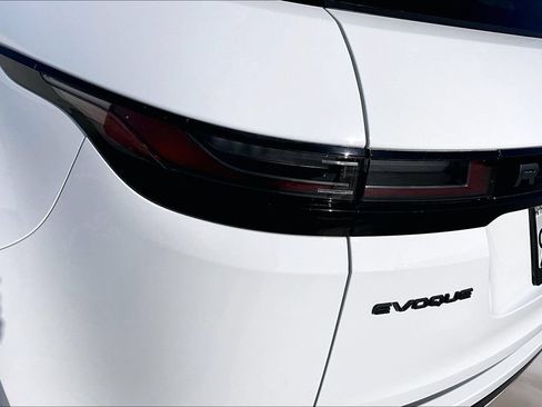 Certified 2025 Land Rover Range Rover Evoque Dynamic SE AWD/4WD image 21