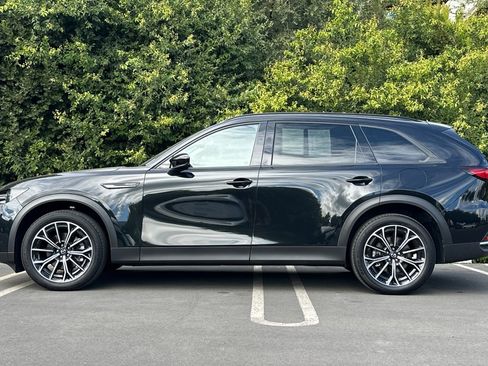 Certified 2025 MAZDA CX-70 Plug-In Hybrid w/ Premium Pkg image 8