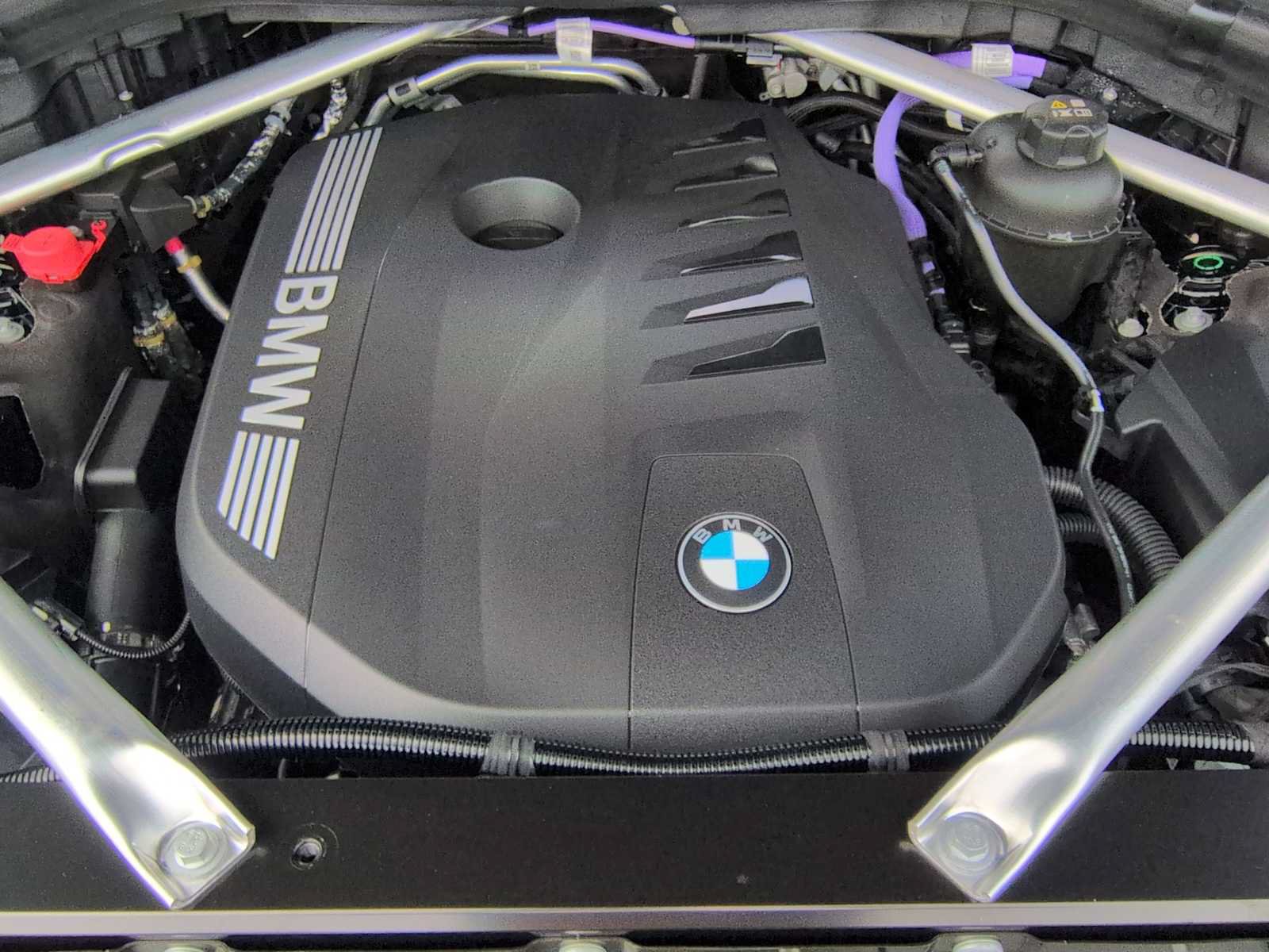 Used 2027 BMW X7 xDrive40i w/ M Sport Package AWD/4WD image 15