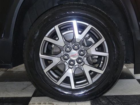 Used 2020 GMC Acadia SLT w/ Driver Alert Package II image 31