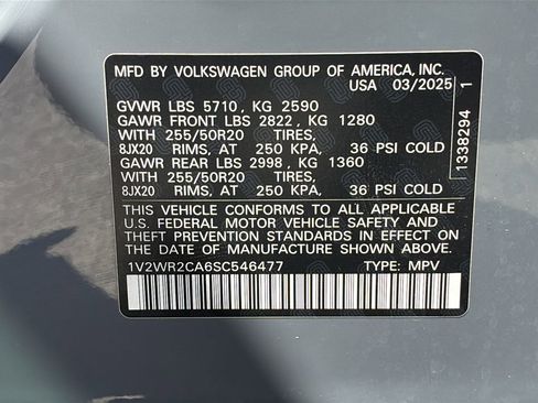 Used 2025 Volkswagen Atlas SE image 31