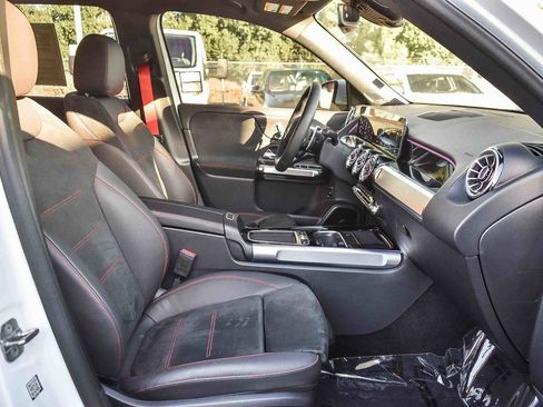 Used 2025 Mercedes-Benz GLB 35 AMG 4MATIC image 16