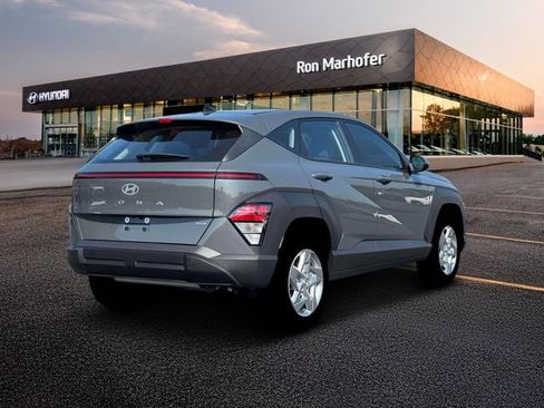 New 2026 Hyundai Kona SE image 7