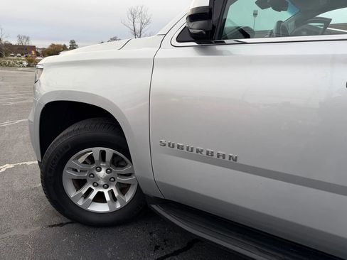 Used 2019 Chevrolet Suburban LT AWD/4WD image 49