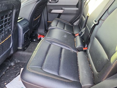 Used 2023 Ford Bronco Badlands w/ Sasquatch Package image 10