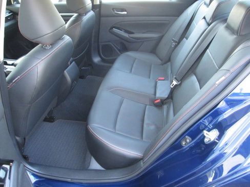 Used 2024 Nissan Altima 2.5 SR w/ SR Premium Package image 12