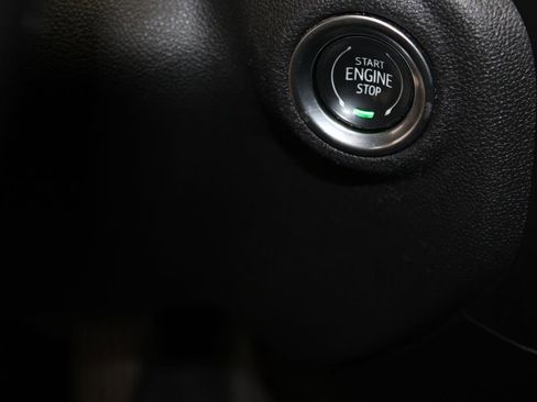 Used 2019 GMC Sierra 1500 SLE w/ SLE Value Package image 28