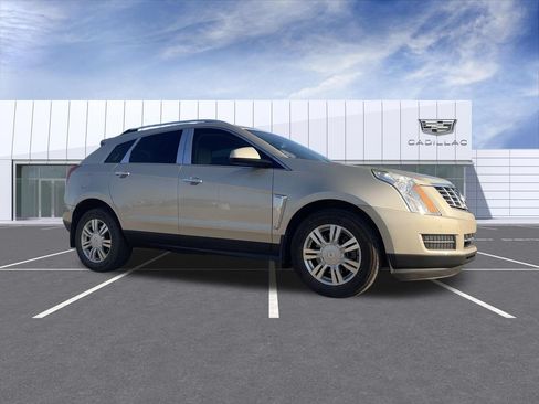 Used 2015 Cadillac SRX Luxury w/ Driver Awareness Package FWD image 1
