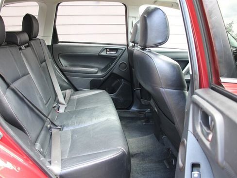 Used 2014 Subaru Forester 2.0XT Touring AWD/4WD image 6