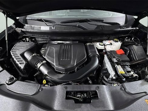 Used 2025 GMC Acadia Elevation image 33