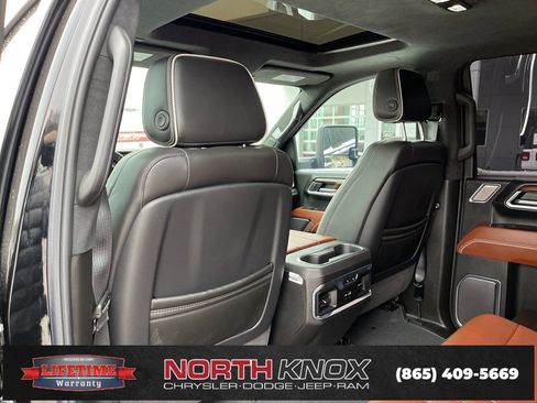 Used 2025 GMC Sierra 2500 Denali Ultimate image 9