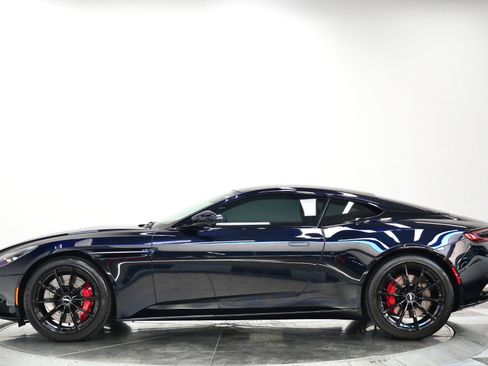 Used 2023 Aston Martin DB11 Coupe RWD image 6