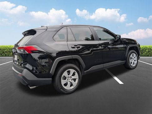 Certified 2025 Toyota RAV4 LE FWD image 5