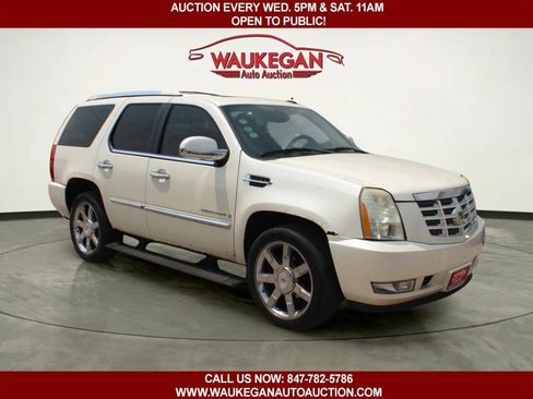Used 2007 Cadillac Escalade AWD w/ Information Package image 3