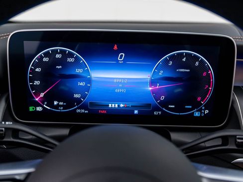 Used 2023 Mercedes-Benz GLC 300 4MATIC image 25