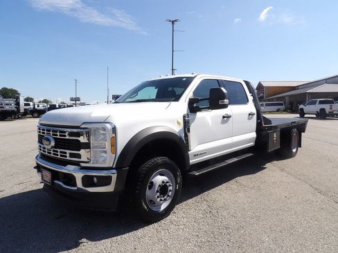 Used 2025 Ford F550 4x4 Crew Cab image 3