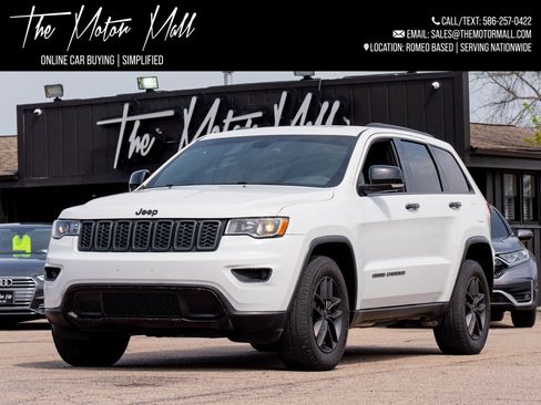 Used 2017 Jeep Grand Cherokee Limited AWD/4WD image 1