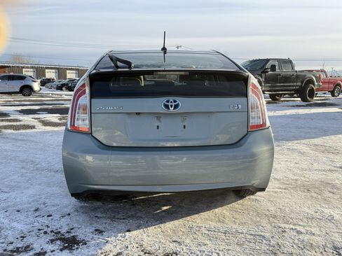 Used 2015 Toyota Prius Four image 4