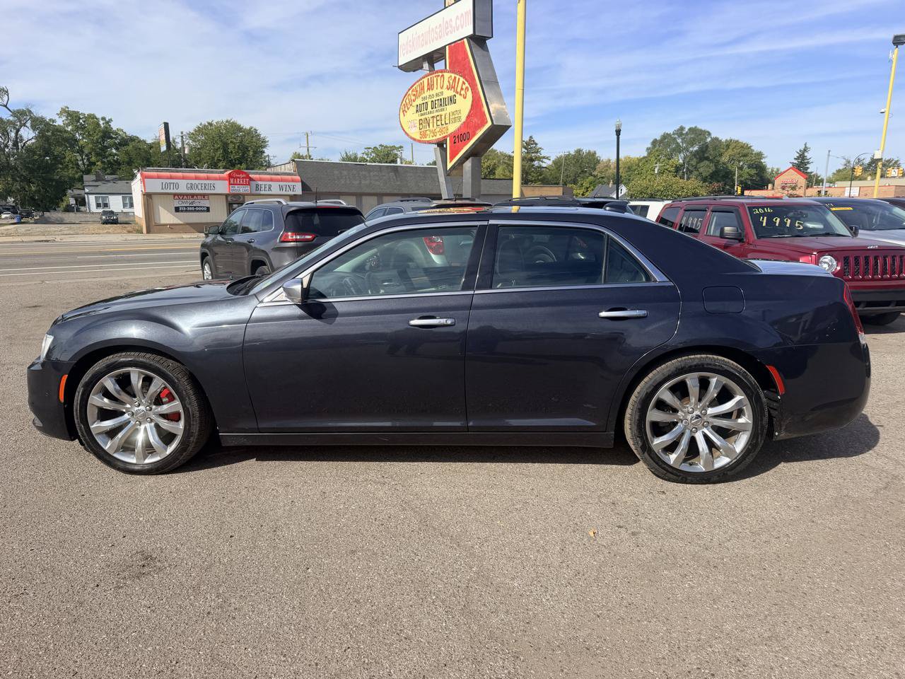 Used 2015 Chrysler 300 C Platinum w/ Light Group RWD image 2