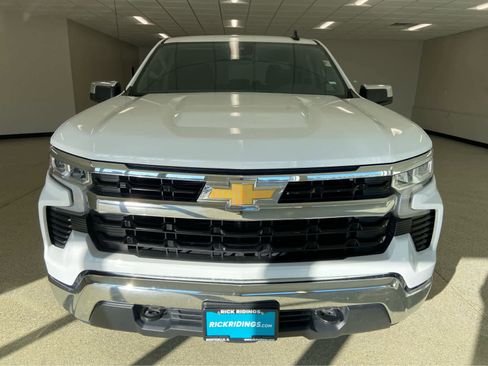 Used 2025 Chevrolet Silverado 1500 LT image 4