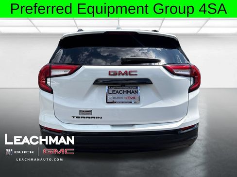 Used 2023 GMC Terrain SLT w/ Infotainment Package II FWD image 5