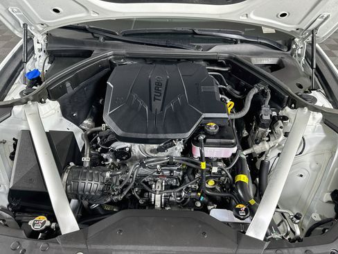 Used 2025 Genesis G70 2.5T RWD image 32