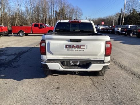 Used 2023 GMC Canyon Denali image 6