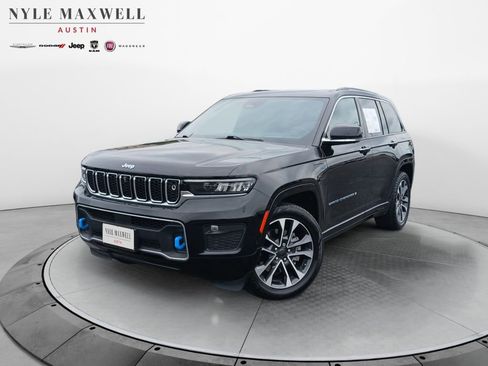 Used 2022 Jeep Grand Cherokee Overland w/ Advanced Protech Group III AWD/4WD image 1