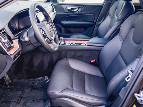 Used 2025 Volvo V60 B5 Cross Country Plus image 50