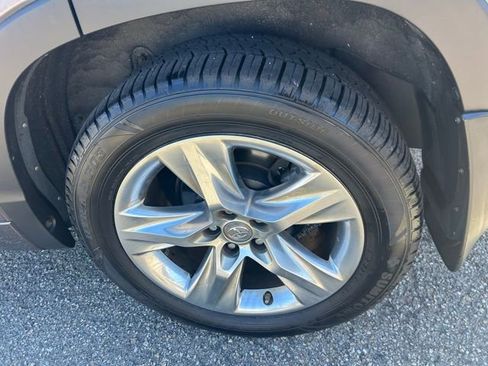 Used 2015 Toyota RAV4 XLE AWD/4WD image 6