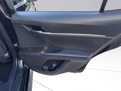 Used 2021 Toyota Camry SE w/ Carpet Mat Package (TMS) image 46